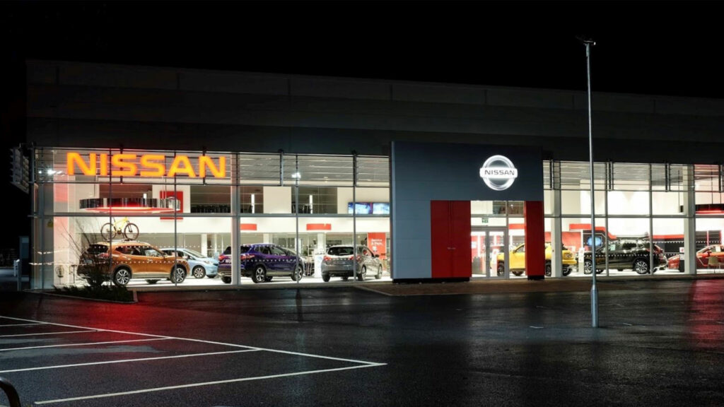 Images_0062_Nissan-Car-Showroom-2