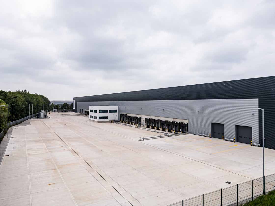 Baynham Meikle Crewe 335 rear loading yard